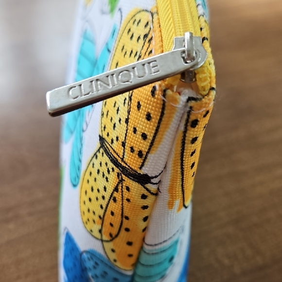 Clinique Vera Neumann Cosmetics Bag - Picture 2 of 9